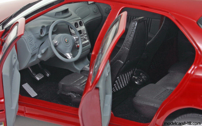 2002 - Alfa Romeo 156 GTA Ricko 1/18 (Червен) Интериор арматурно табло
