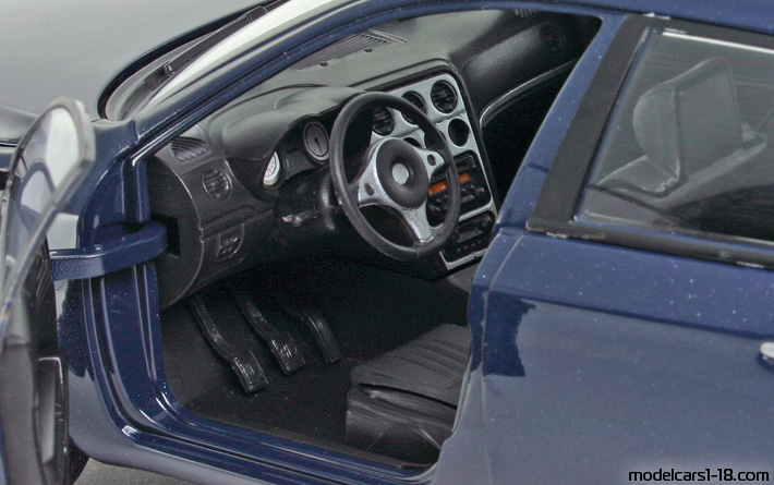 2006 - Alfa Romeo 159 Sportwagon Mondo Motors 1/18 (Син) Интериор арматурно табло
