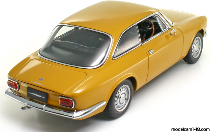 1967 - Alfa Romeo 1750 GTV AutoArt 1/18 (Оранжев) Задна дясна страна