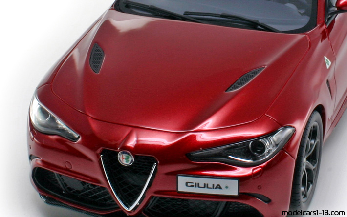 2016 - Alfa Romeo Giulia Quadrifoglio Otto Models 1/18 (Червен) Двигател