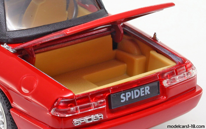1990 - Alfa Romeo Spider Jouef Evolution 1/18 (Червен) Багажник / Отварящи се фарове