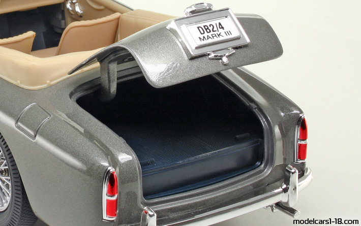 1958 - Aston Martin DB2/4 Mark III Yat Ming 1/18 (Сив) Багажник / Отварящи се фарове