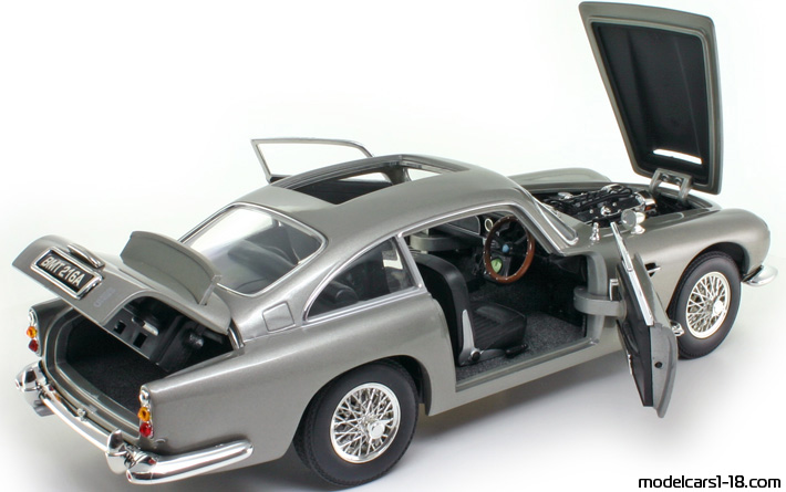 1965 - Aston Martin DB5 (James Bond) Beanstalk 1/18 (Сребрист) Отваряеми части