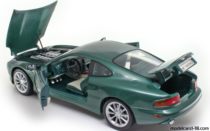 1999 - Aston Martin DB7 Vantage Maisto 1/18 (Зелен) Отваряеми части