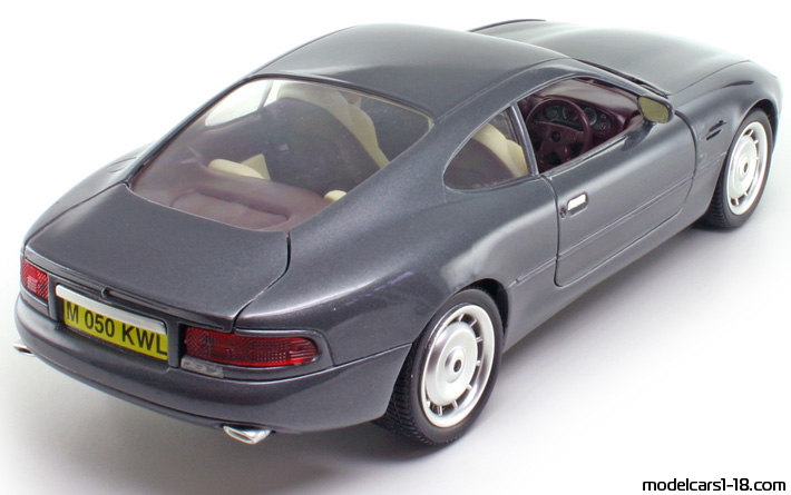 1993 - Aston Martin DB7 Guiloy 1/18 (Син) Задна дясна страна
