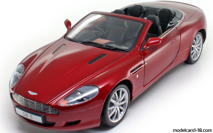 2004 - Aston Martin DB9 Volante Solido 1/18 (Червен) Предна лява страна
