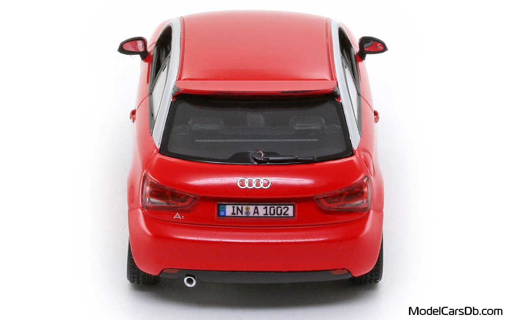 2010 - Audi A1 (8X) Kyosho 1/43 (Червен / Сребрист) Задница