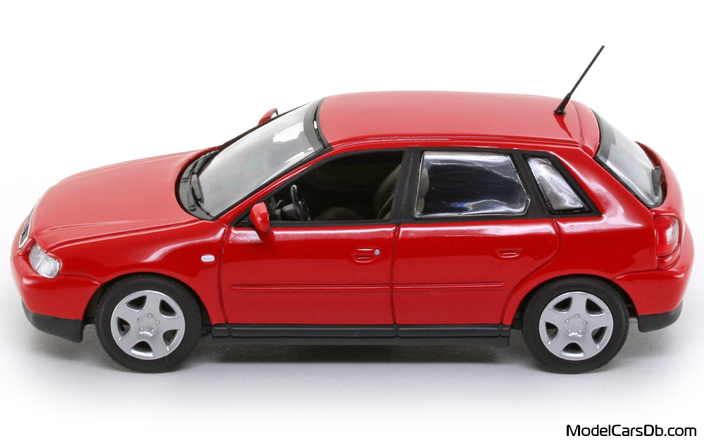 1999 - Audi A3 (8L) Minichamps 1/43 (Червен) Страна