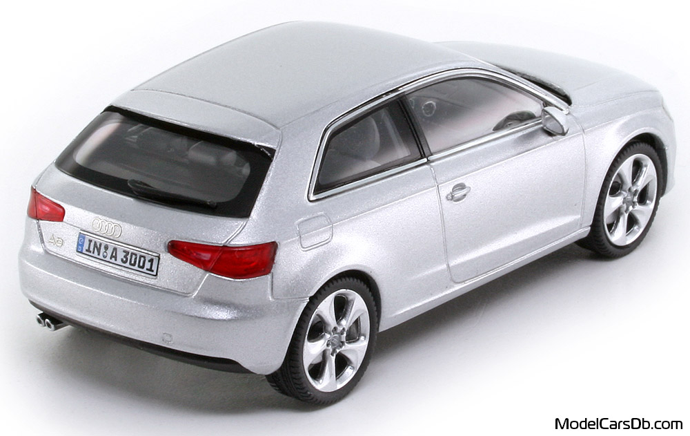 2012 - Audi A3 (8V) Schuco 1/43 (Сребрист) Задна дясна страна