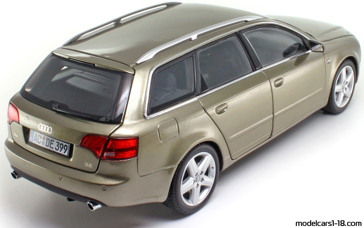 2005 - Audi A4 3.2 Avant Quattro (B7) Minichamps 1/18 (Злаетн) Задна дясна страна