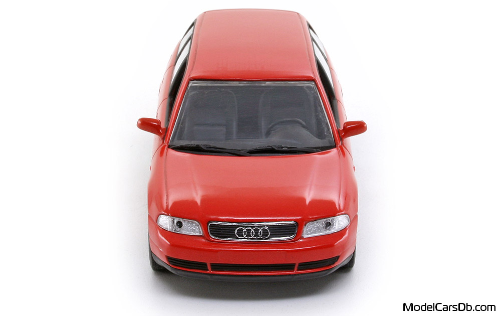 1996 - Audi A4 Avant (B5) Minichamps 1/43 (Червен) Предница