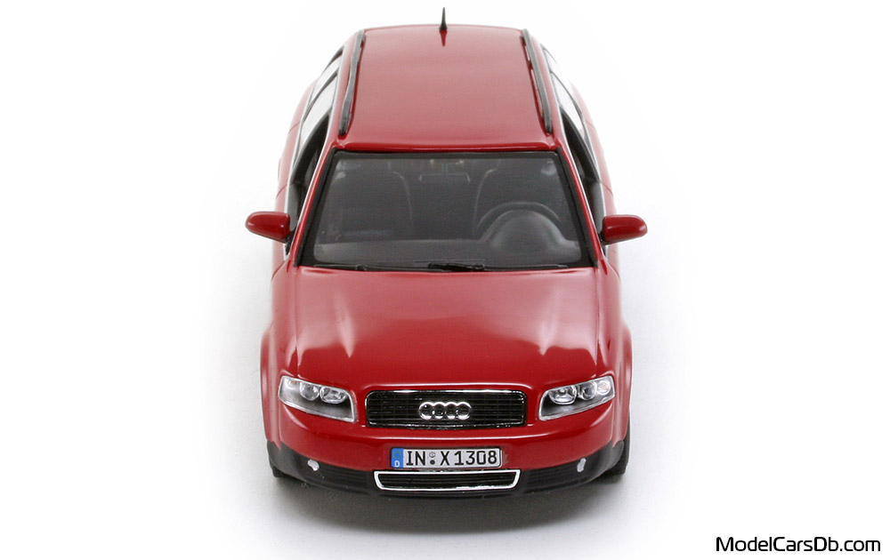 2001 - Audi A4 Avant (B6) Minichamps 1/43 (Червен) Предница
