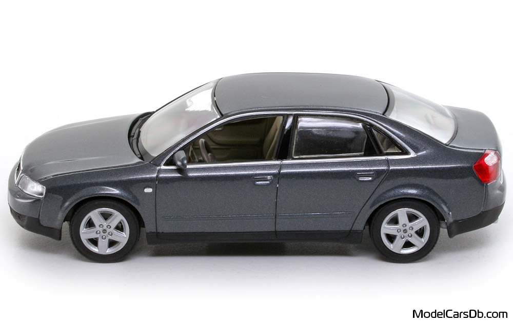 2000 - Audi A4 (B6) Minichamps 1/43 (Сив) Страна