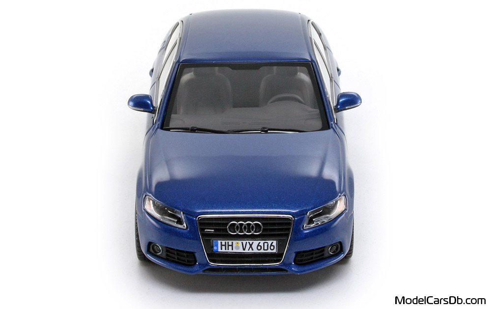 2008 - Audi A4 (B8) Minichamps 1/43 (Син) Предница