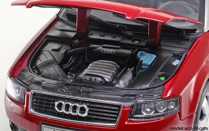 2003 - Audi A4 Cabriolet (B6) Welly 1/18 (Червен) Двигател