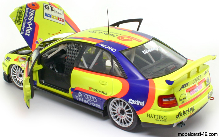 1997 - Audi A4 STW (B5) UT 1/18 (Жълт / Син) Отваряеми части