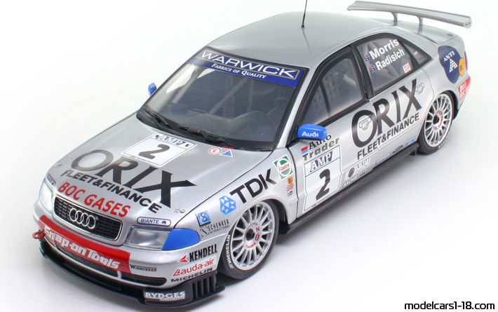 1998 - Audi A4 STW (B5) UT 1/18 (Бял / Червен) Предна лява страна