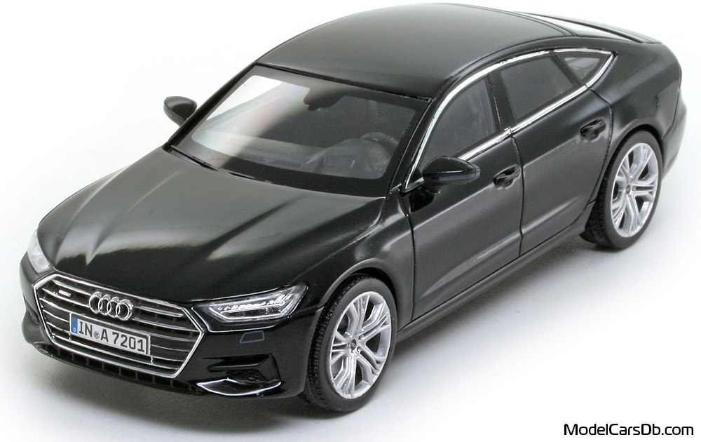 2019 - Audi A7 Sportback (4K8) iScale 1/43 (Черен) Предна лява страна