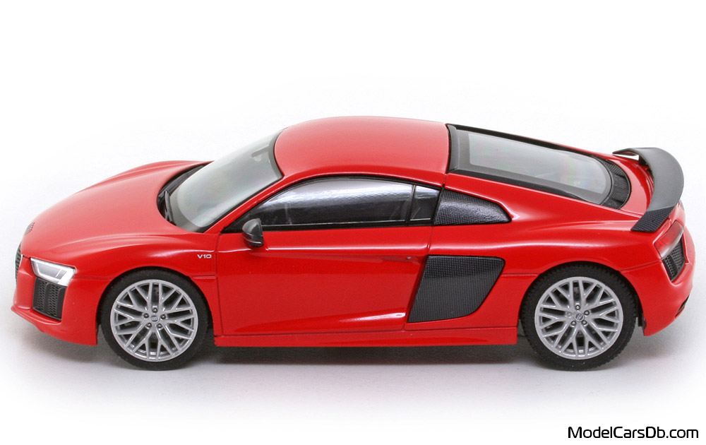 2015 - Audi R8 V10 Plus (4S) Herpa 1/43 (Червен) Страна
