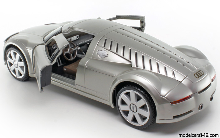 2000 - Audi Rosemeyer Concept Maisto 1/18 (Сребрист) Отваряеми части