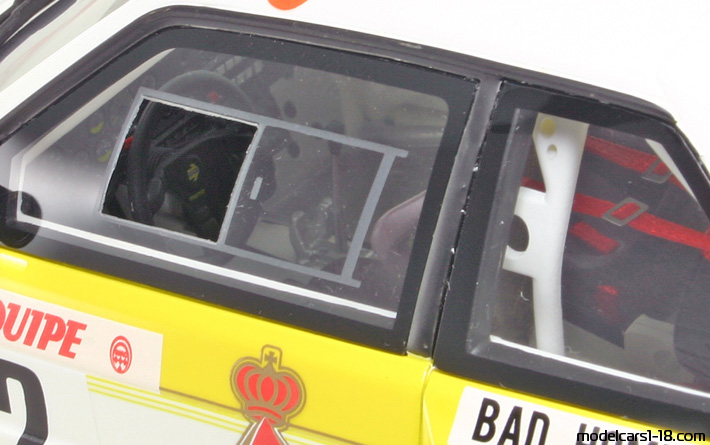 1986 - Audi Sport Quattro S1 Rallye Monte-Carlo Otto Models 1/18 (Бял / Жълт) Интериор арматурно табло