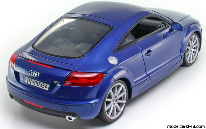 2006 - Audi TT (8J) Motor Max 1/18 (Син) Задна дясна страна
