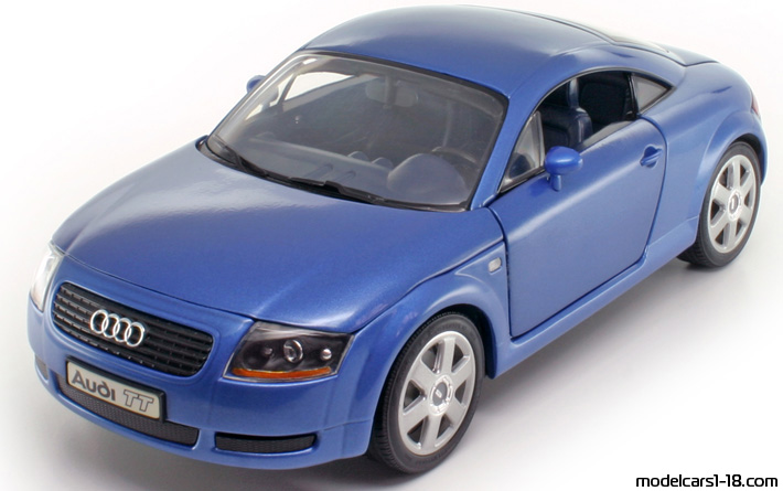 1998 - Audi TT (8N) Revell 1/18 (Син) Предна лява страна