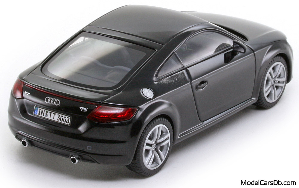 2014 - Audi TT (8S) iScale 1/43 (Black) Задна дясна страна