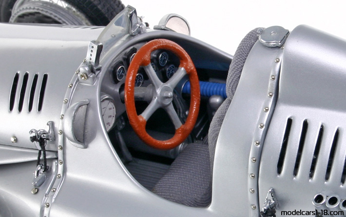1938 - Auto Union Type D CMC 1/18 (Светло сребрист) Интериор арматурно табло