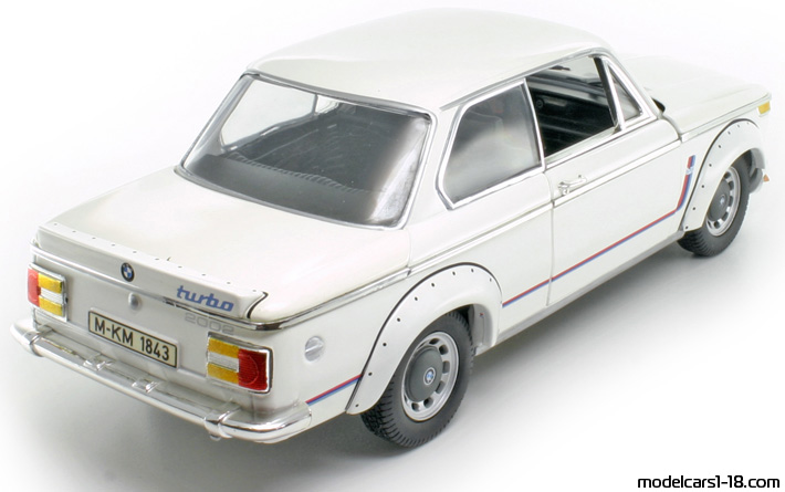 1973 - BMW 2002 Turbo Anson 1/18 (Бял) Задна дясна страна