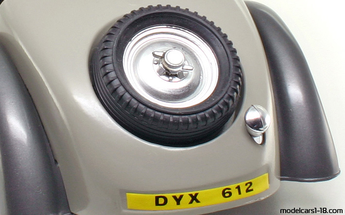 1936 - BMW 328 Polistil 1/16 (Сив / Сив) Багажник / Отварящи се фарове