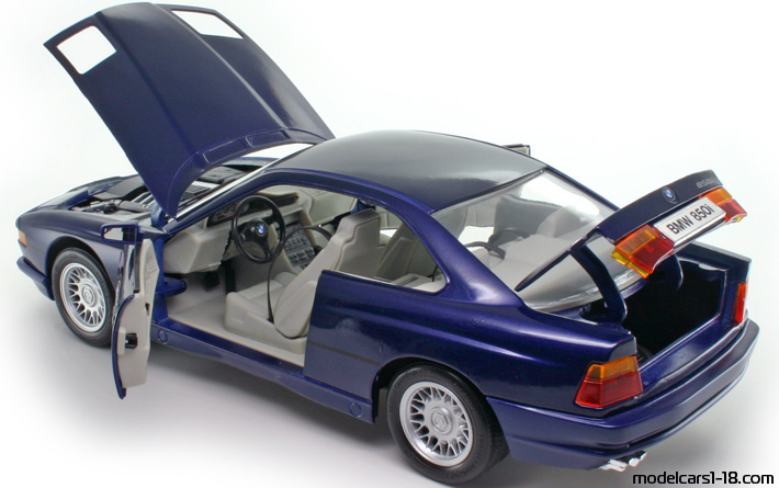 1990 - BMW 850i (E31) Maisto 1/18 (Син) Отваряеми части