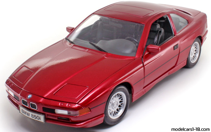 1990 - BMW 850i (E31) Maisto 1/18 (Червен) Предна лява страна