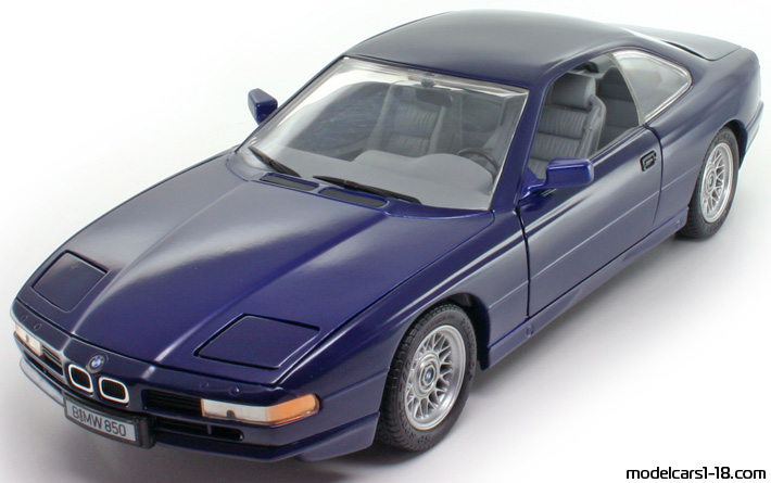1990 - BMW 850i (E31) Revell 1/18 (Син) Предна лява страна