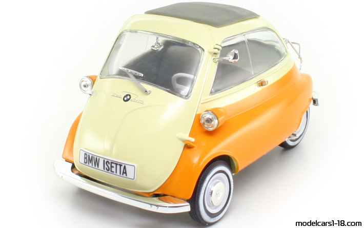 1955 - BMW Isetta 250 Revell 1/18 (Blue / Бял) Предна лява страна