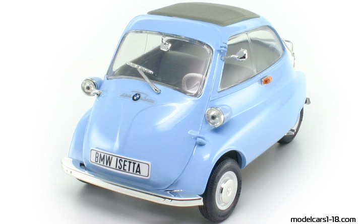 1955 - BMW Isetta 250 Revell 1/18 (Син) Предна лява страна