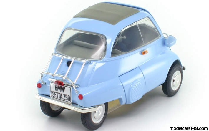1955 - BMW Isetta 250 Revell 1/18 (Син) Задна дясна страна