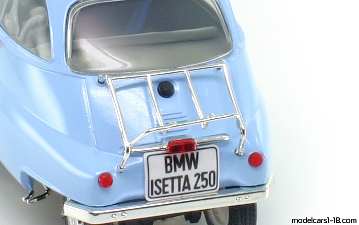 1955 - BMW Isetta 250 Revell 1/18 (Син) Багажник / Отварящи се фарове
