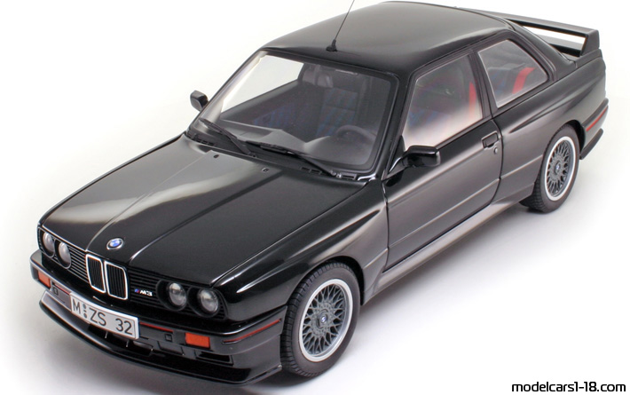 1989 - BMW M3 (E30) AutoArt 1/18 (Черен) Предна лява страна