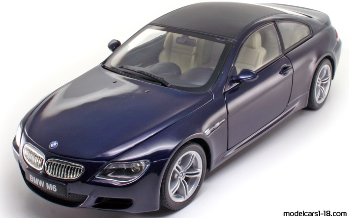 2004 - BMW M6 (E63) Revell 1/18 (Син / Черен) Предна лява страна