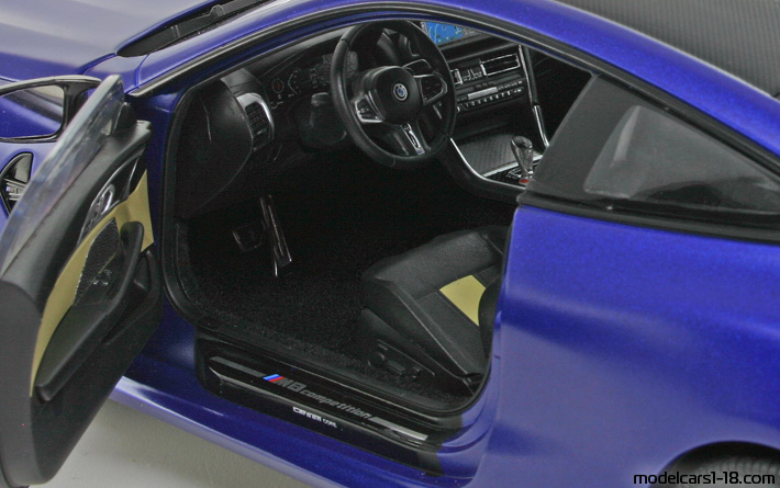 2020 - BMW M8 Competition (F91) Minichamps 1/18 (Червен) Интериор арматурно табло