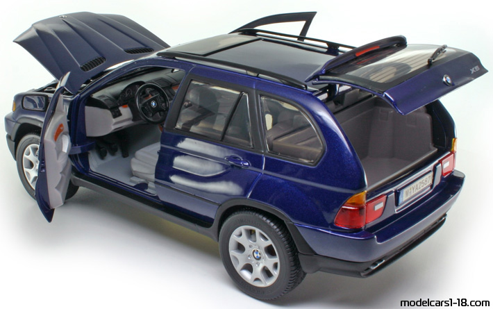 1999 - BMW X5 (E53) Anson 1/18 (Син) Отваряеми части