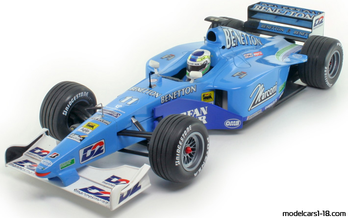 2000 - Benetton Playlife B200 Minichamps 1/18 (Син / Син) Предна лява страна