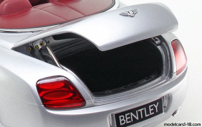 2006 - Bentley Continental GTC Minichamps 1/18 (Светло сребрист) Багажник / Отварящи се фарове