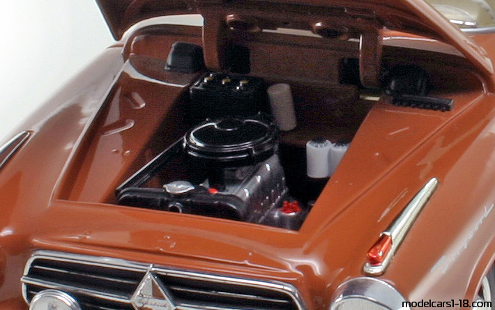 1955 - Borgward Isabella Revell 1/18 (Оранжев / Бял) Двигател