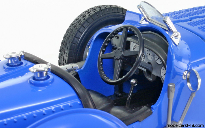 1934 - Bugatti Type 59 Bburago 1/18 (Blue) Интериор арматурно табло