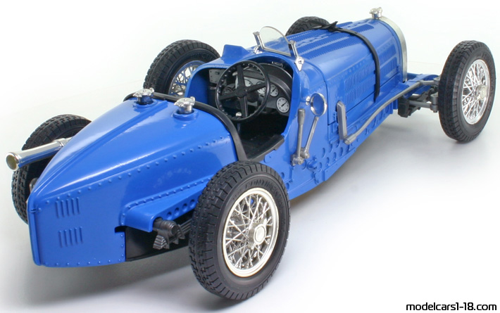 1934 - Bugatti Type 59 Bburago 1/18 (Син) Задна дясна страна