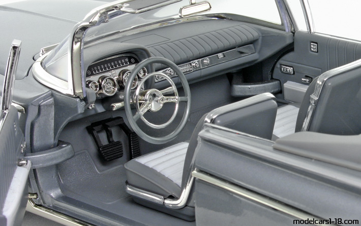 1959 - Buick Electra 225 Road Signature 1/18 (Сребрист) Интериор арматурно табло