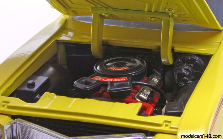 1970 - Buick GSX ERTL 1/18 (Жълт / Черен) Двигател
