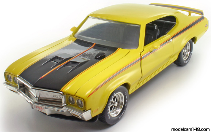 1970 - Buick GSX ERTL 1/18 (Жълт / Черен) Предна лява страна